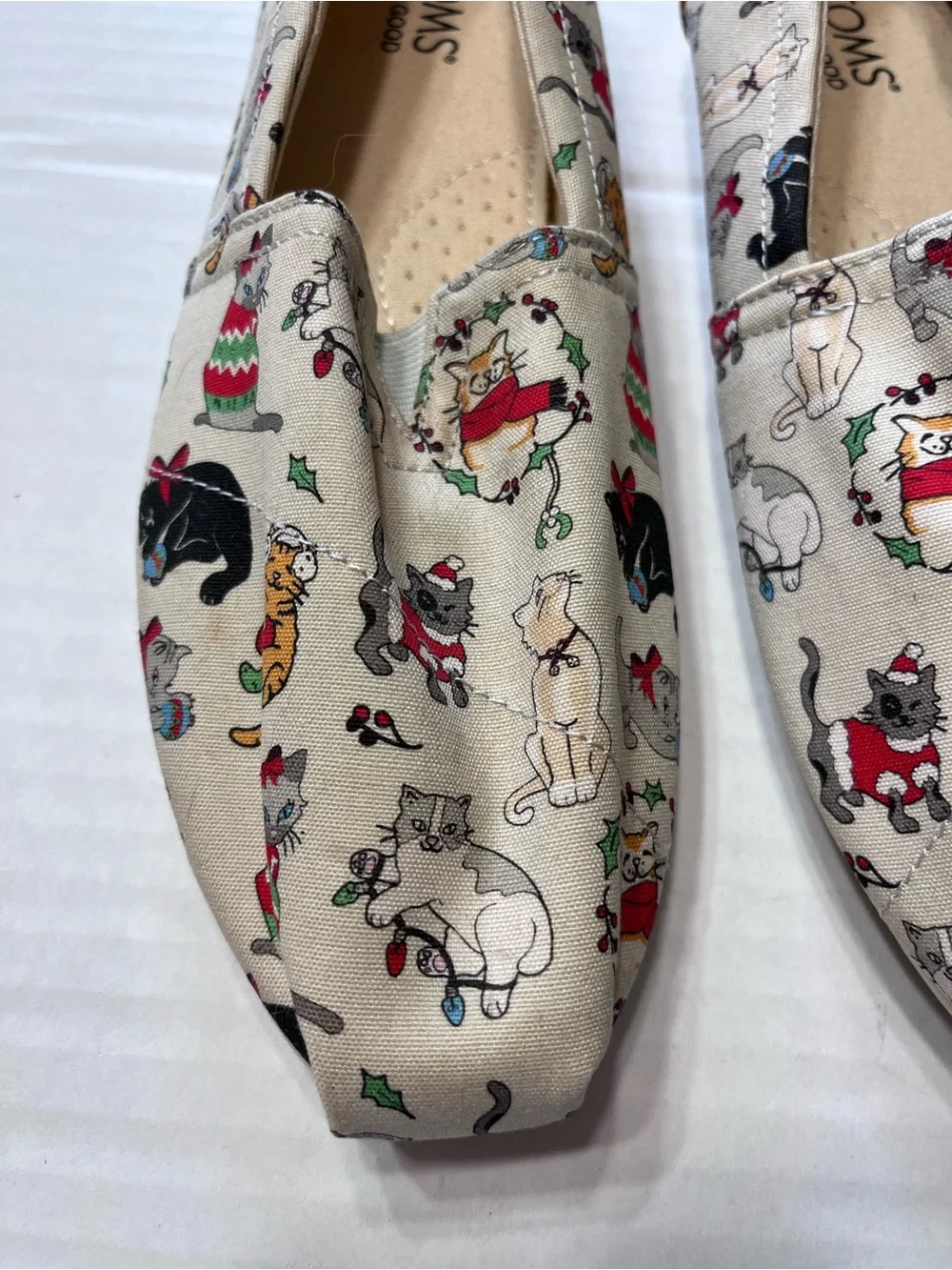 TOMS Women’s Size 8 Christmas Cats Holiday Print Slip On Shoes